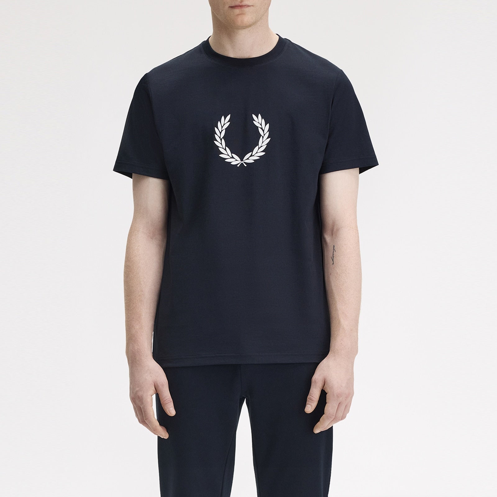 Men Navy Front Laurel Wreath T-shirt